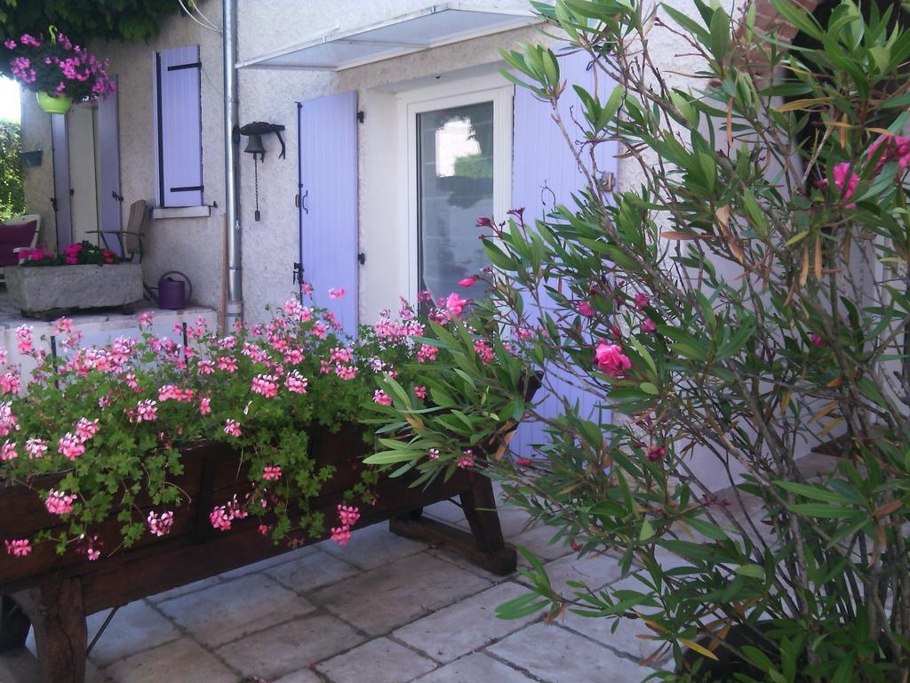 Bed and Breakfast Les Glycines Cheyssieu Exterior foto